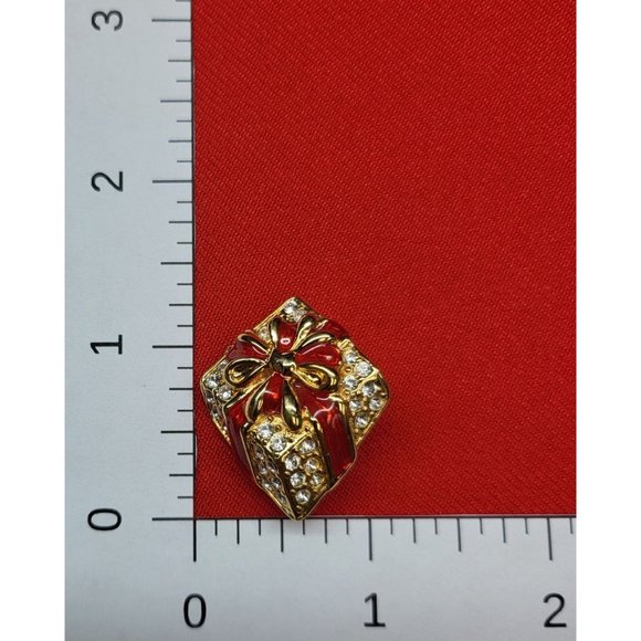 Christmas Pins/ Brooches Set of 3 Christmas Tree, Teddy Bear & Gift Pins - Picture 10 of 12